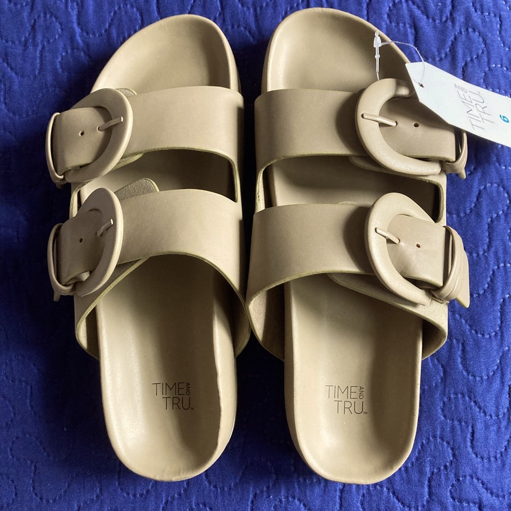 NWT Time and Tru woman’s sandals